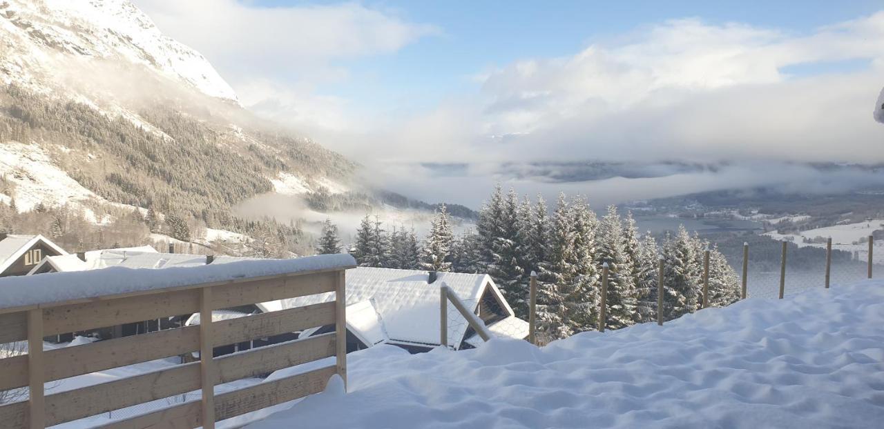 New And Exclusive Cottage In Voss With A Great View Skulestadmo Kültér fotó
